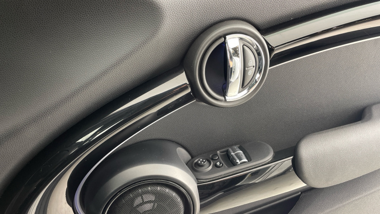 MINI Hatchback 135kW Cooper S Level 3 33kWh 3dr Auto Electric Hatchback